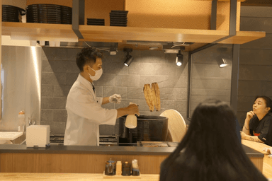 調理経験を活かして「鰻職人」の技を身に付けませんか。「鰻」を扱える料理人に今、世界が注目しています。