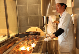 伝統を正しく継承してきた当社だからこそ、正しい日本食・本物を世界に向けて発信できると考えています。