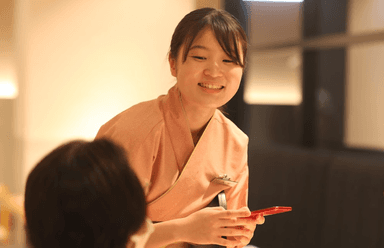 サービス業務の経験があれば業界不問！五感と記憶に残るおもてなしを提供していきましょう。