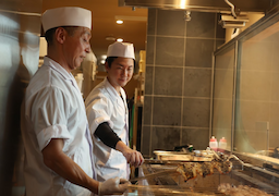 伝統を正しく継承してきた当社だからこそ、正しい日本食・本物を世界に向けて発信できると考えています。