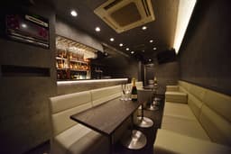 ホール接客に加え調理も一から学べるため、飲食店で必要な幅広いスキルを同時に身につけられます。