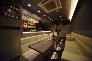 ホール接客に加え調理も一から学べるため、飲食店で必要な幅広いスキルを同時に身につけられます。