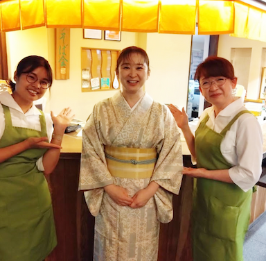百余年変わらない味と技を引き継ぐそばの名店がホールスタッフを募集。未経験OK。