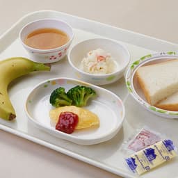 福岡市立こども病院内の給食事業所にて子どもたちの回復を食で支えるやりがいある仕事です。