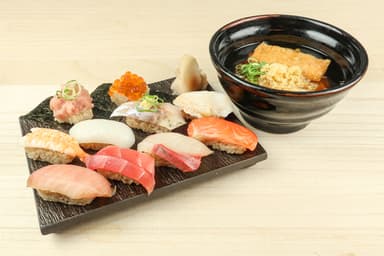 実力次第で入社後1から2か月での店長昇格も目指せるため早期にマネジメント経験を積みたい方に適します。