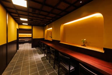 伝統ある「耕治」の味を継承。老舗ならではの確かな調理技術と、専門的な知識を深く学ぶことができます。