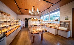 医療や保育事業を運営する安定企業が母体のため、将来を見据えて腰を据えて長く働き続けることが可能です。