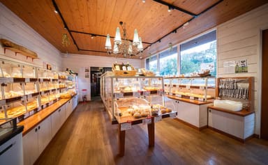 医療や保育事業を運営する安定企業が母体のため、将来を見据えて腰を据えて長く働き続けることが可能です。