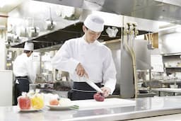 当社が全国で運営しているゴルフ場のレストランで料理長候補の募集です