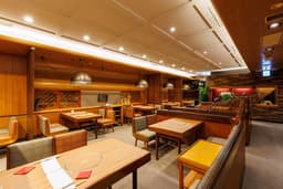 1974年設立の歴史ある企業が運営する老舗店で、安定した環境のもと安心して仕事に取り組めます。