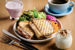 朝のコーヒーの香りは人を幸せな気持ちにさせる