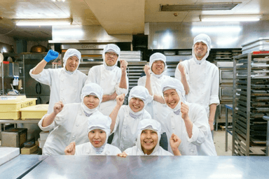 1972年創業「ラ・マーレ・ド・チャヤ」の製造を担うセントラルファクトリー勤務です！