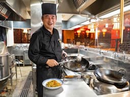 火入れや鍋振りなど、中華ならではの調理にも少しずつ挑戦。