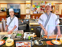 寿司店などで調理経験ある方募集。気づいたことは他店舗と共有しあって、よいものをつくっていきます