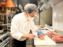 焼肉、ビュッフェレストラン、ラーメンなど多彩な業態で店長候補を募集！