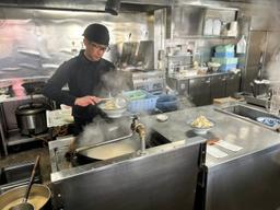 未経験スタート歓迎！70年以上愛される『井手ちゃんぽん』で手鍋調理のライブ感を楽しもう！