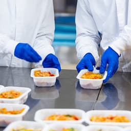 ITを活用した高度な需要予測とオペレーション管理により、業務の標準化が進んでおり無理なく働けます。