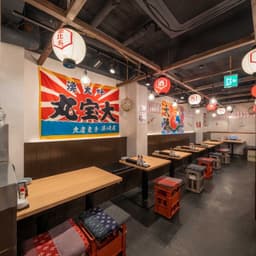 急成長中のベンチャー企業のため昇格のチャンスが多く、3ヶ月の研修後に即店長へ就任することも可能です。