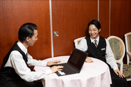 創業から2024年で50周年を迎えた「Sun-mi高松」で、次の50年を担う支配人募集！