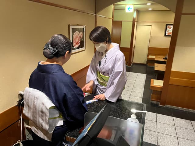 ◎半世紀の歴史ある安定企業◎スタッフ全員が更なる質を高めようと同じ目標を持つ、一流のレストラン！次の50年を一緒に創ろう。月給28万～60万円