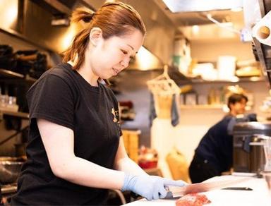 “食べるプロテイン”として人気。牛恋の代名詞となる赤身焼肉を扱います。