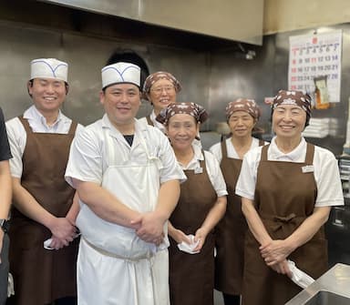 スーパーマーケット内の惣菜専門店で店長候補を募集！