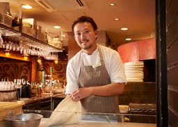 仕込みや調理を通して、料理人としての基礎を磨けます。