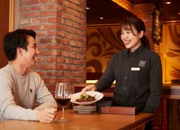 ホール・サービススタッフを募集！経験不問◎接客を学び、マネージャー（店長）へのステップアップも