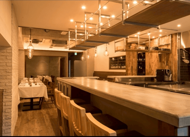 【月給40万円～・前職給与考慮】イノベーティブ・フレンチ★“料理人が主役”の現場で理想のキャリアを描きませんか？年4回の昇給チャンス！有給消化率100％！