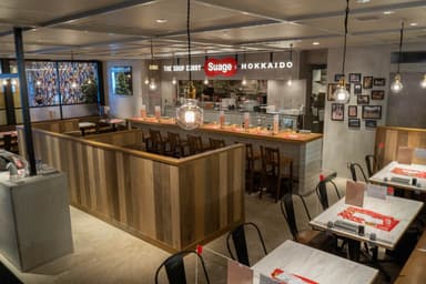 早期の店長昇格が可能。スタッフ教育や売上管理など、店舗経営のノウハウを若いうちから身につけられます。