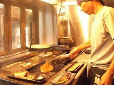 都内を中心に和食メインのお店を約70店舗展開する企業　※画像は既存の干物炭火焼店