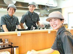 毎年30～40店舗の出店！拡大の分だけポジションも増えていくので、おのずと成長チャンスも増えます。