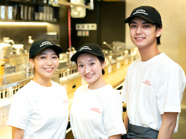 毎年30～40店舗の出店！拡大の分だけポジションも増えていくので、おのずと成長チャンスも増えます。