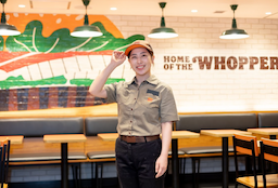 年齢や性別に関係なく、誰もが活躍できるチャンスあり。育休復帰率は100％。男性の取得実績者も！