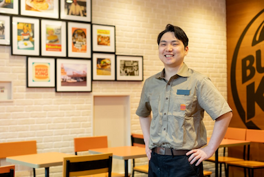 世界ブランド「バーガーキング」で店長として活躍しませんか。あなたが望む未来を応援します。