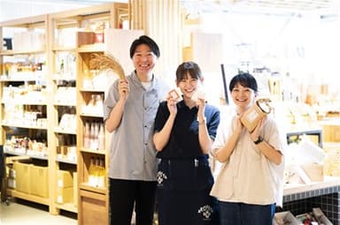 全国各地から選び抜いたお米やごはんのお供、食品、雑貨が揃う『AKOMEYA TOKYO』。