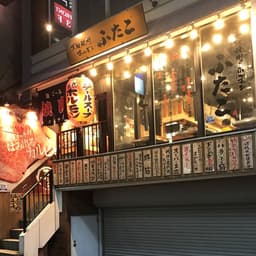 販売業務に留まらず、新商品の開発や企画立案、イベント運営など、個人の力量次第で活躍の場が広がります。