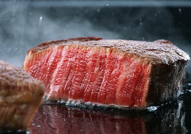 世界中から人が集まる冬のニセコ。4ヶ月限定で、いつもとは違う環境へ飛び込んでみませんか。