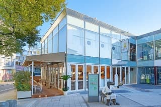 創業100年以上の老舗青果卸売会社が母体のため、安定した経営基盤のもとで安心して業務に臨めます。
