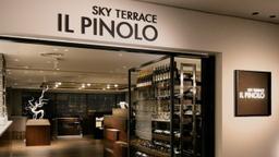 横浜の街並みを望むガラス張りの空間で、上質なイタリアンを提供しています。