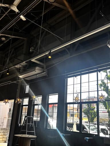 元々倉庫だった建物を全面改装中！完成が楽しみ！