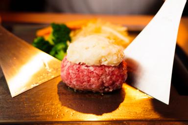 専用鉄板のハンバーグ＆牛タンステーキ専門店！店長候補として人気店づくりに参加しませんか？