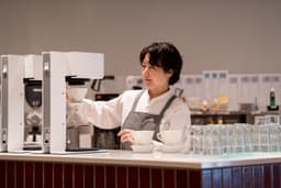 カフェと物販を組み合わせた店舗だからこそ、接客や商品の見せ方など、アイデアをお店づくりに活かせます。