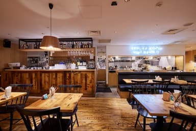 サービス残業を徹底排除し、働いた分を正当に給与へ反映。夜間の業務連絡も禁止。公私を明確に分けられます