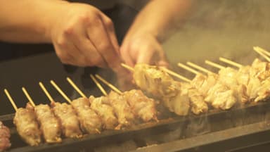 多業態を120店舗展開する成長企業で、将来は1,000店舗体制を目指す圧倒的な事業規模が魅力です。