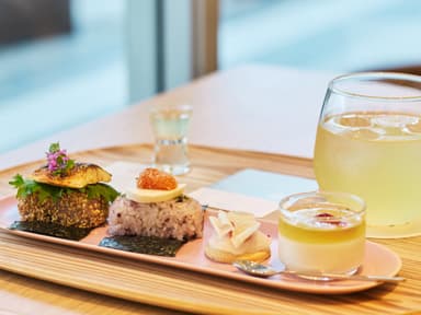 飲食業界トップクラスのホワイト環境で、社割を活用してお得にお茶や海苔を購入できる特典があります。