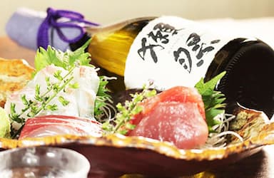 日本の食の台所、豊洲市場から直送の新鮮な魚をはじめ仕入れ自慢の居酒屋です◎