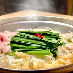 名物・博多もつ鍋！旨みたっぷり、寒い季節にも大人気◎