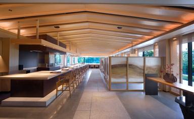 名門ホテルでの和食調理を通じ、出汁取りから繊細な盛り付けまで、一流の技術と美意識を磨き続けられます。