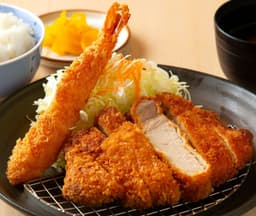 調理業務に留まらず、売上管理や人材育成といった店舗運営のノウハウを実践形式で深く学ぶことができます。